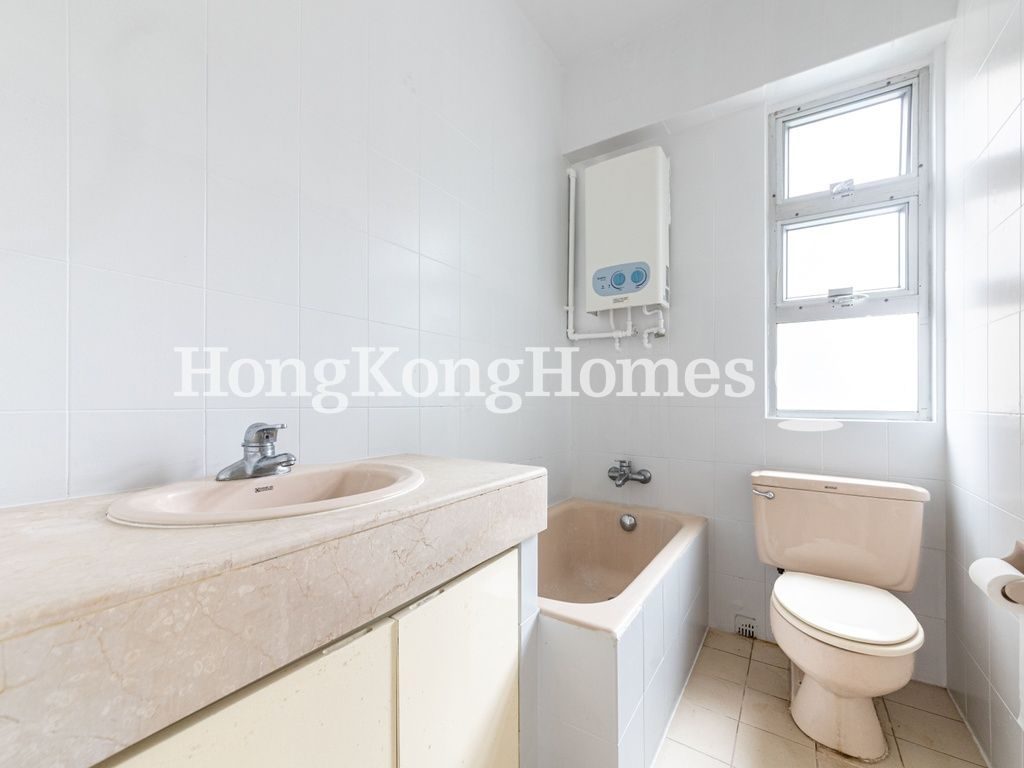 Guest Bathroom — East Sun Mansion, Mid-levels West