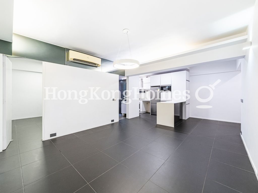 Living and Dining Room — Kent Mansion, North Point