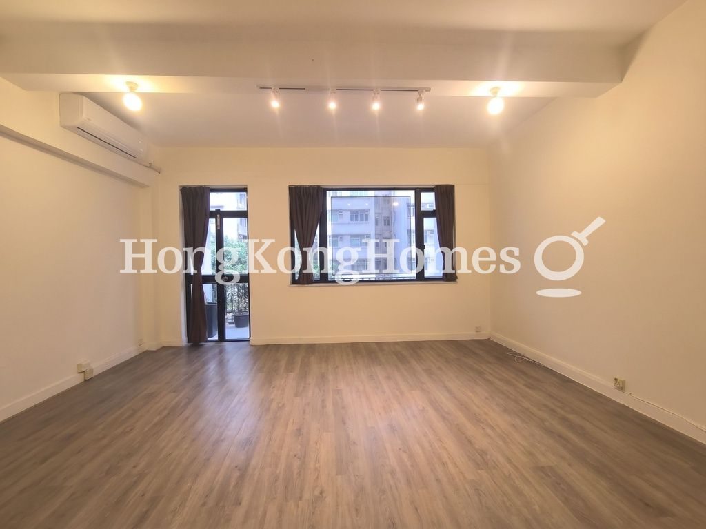 Living and Dining Room — Ho Man Tin Street, 29-35, Ho Man Tin / Waterloo Road