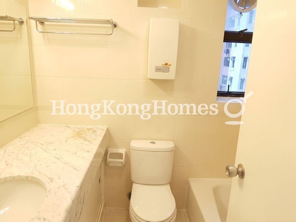 Master Bathroom — Illumination Terrace I, Tai Hang