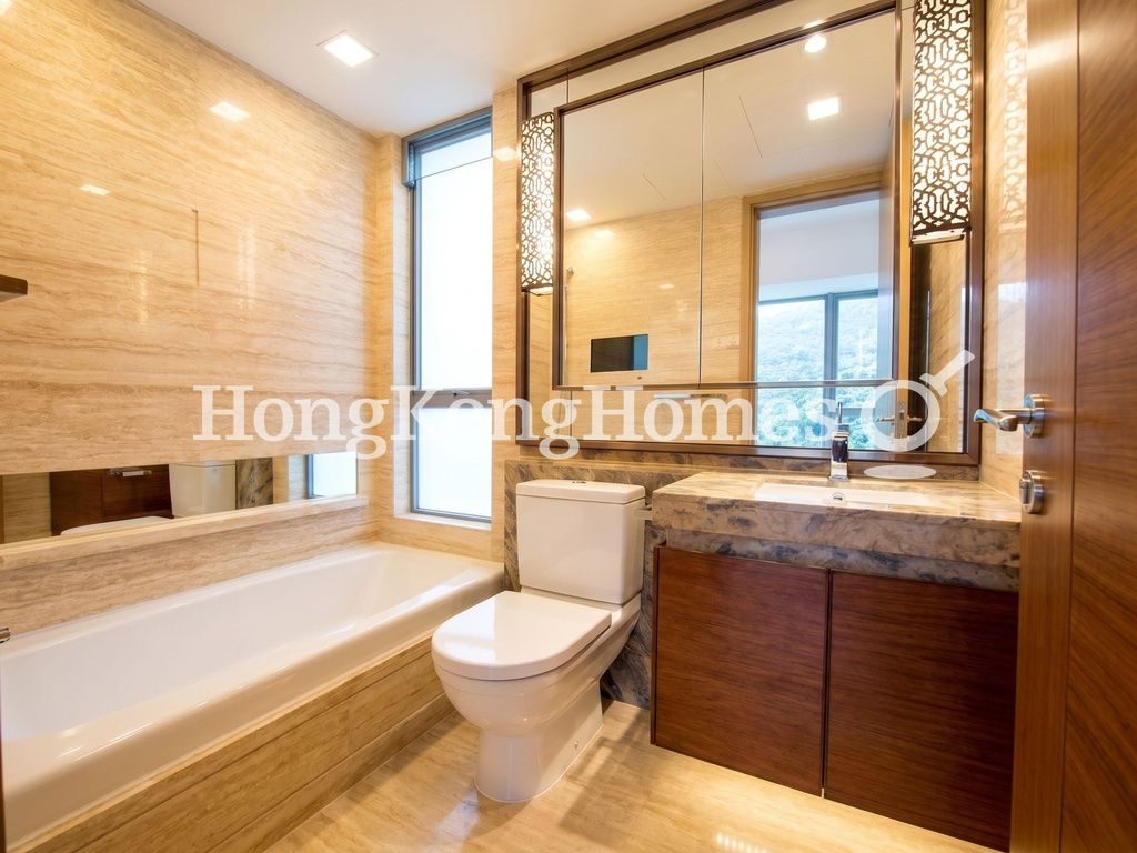 Master Bathroom — Larvotto - Block 9, Ap Lei Chau