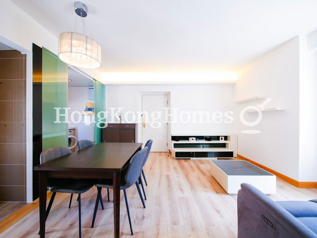 Living and Dining Room — Malibu Garden, Happy Valley