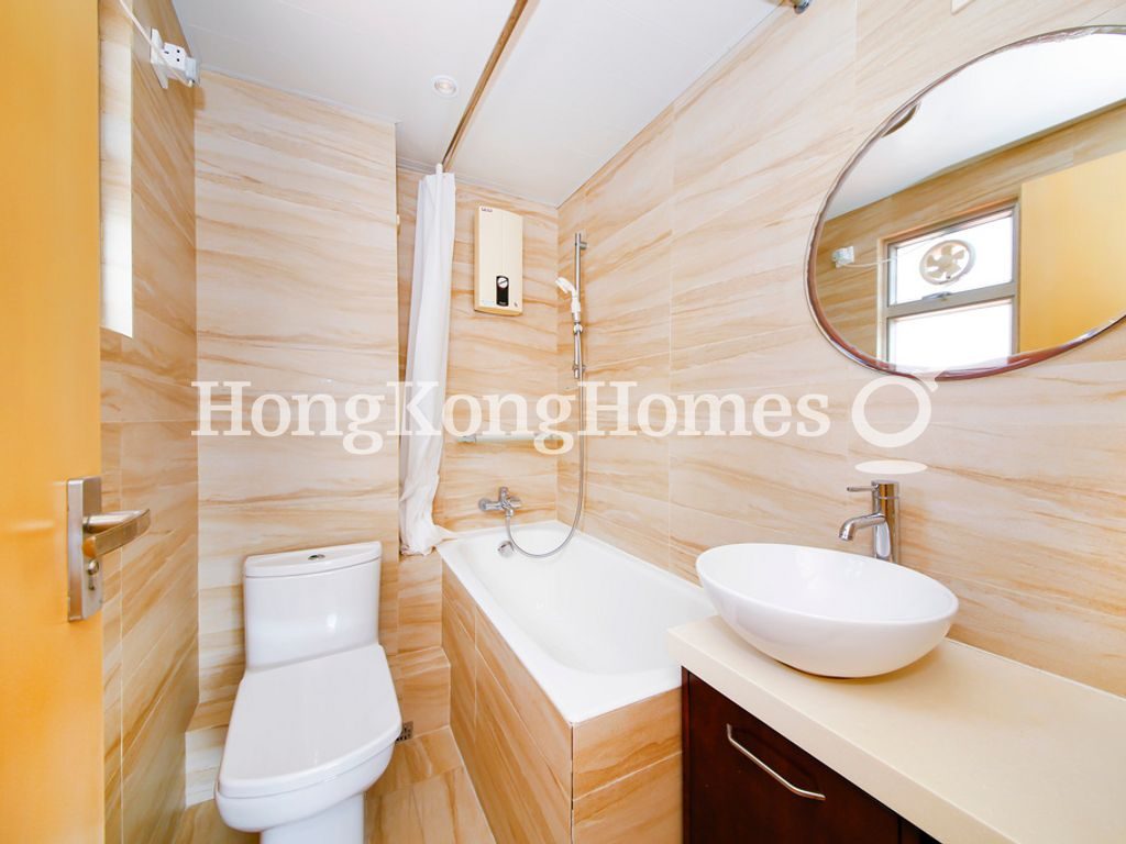 Master Bathroom — Malibu Garden, Happy Valley