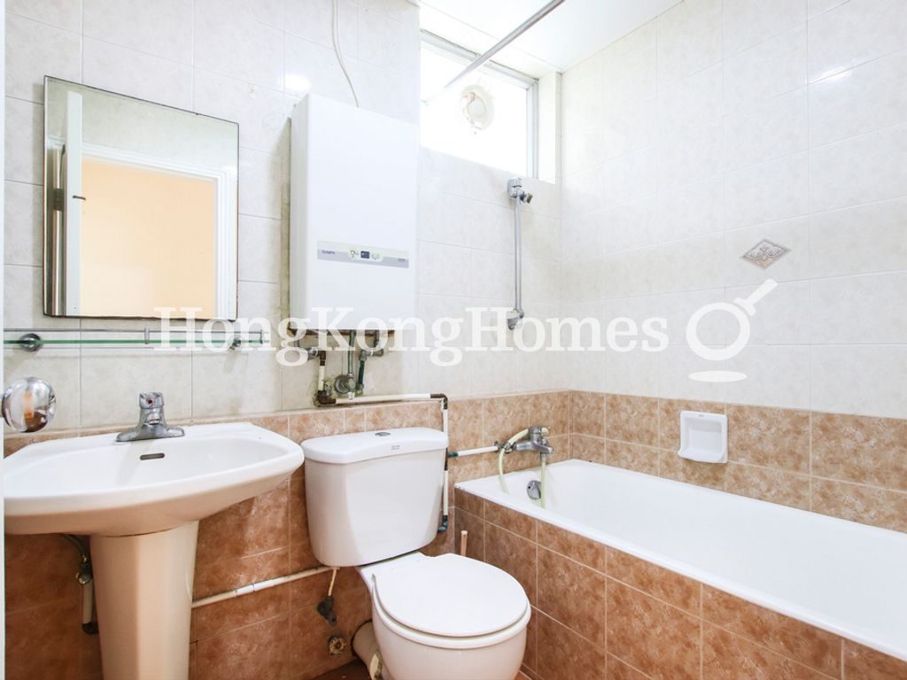 Guest Bathroom — Taikoo Shing - Tai Shan Mansion, Taikoo Shing