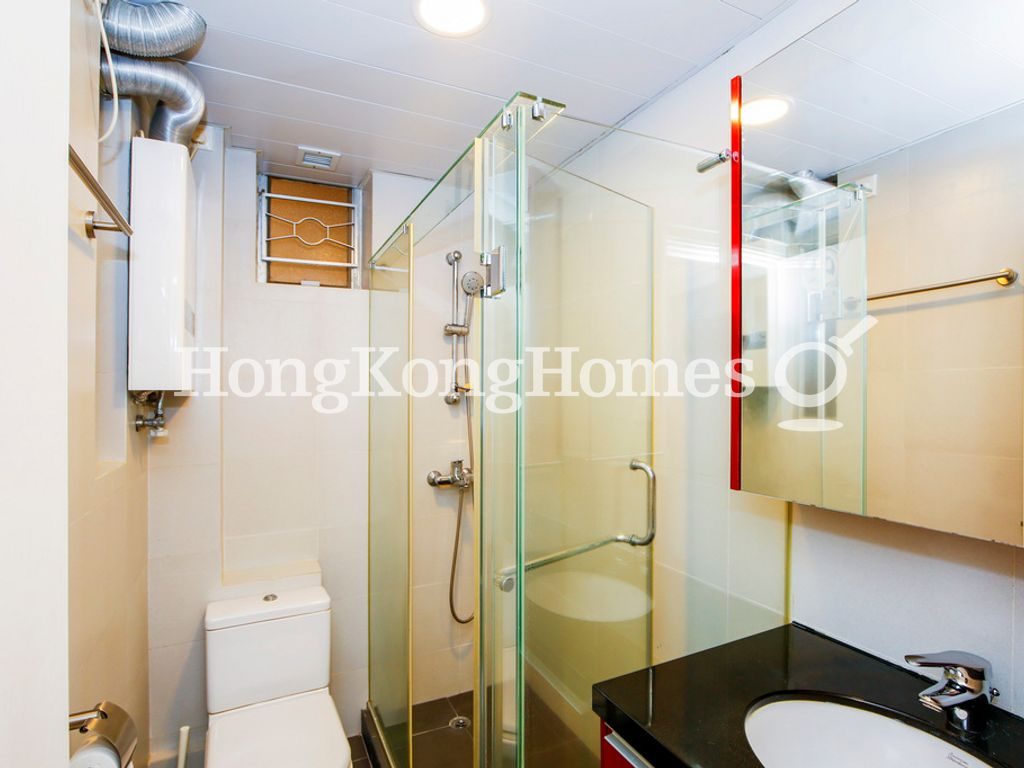 Guest Bathroom — Wise Mansion, Mid-levels West