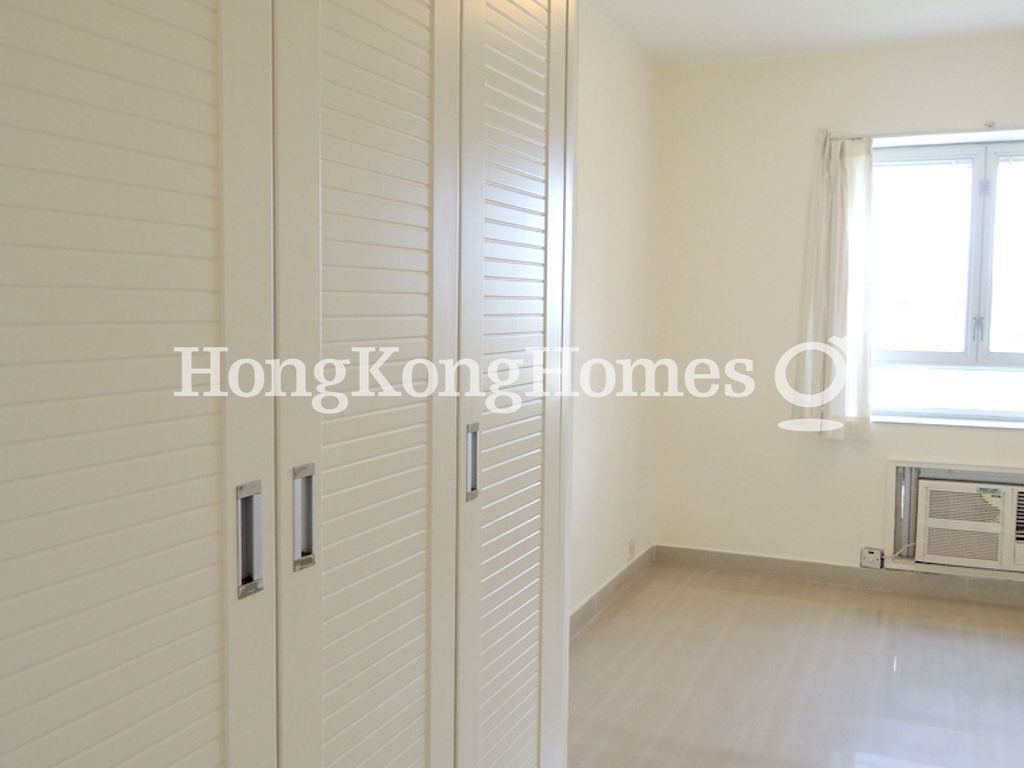 Wardrobe in Master Bedroom — Beacon Heights - Phase 2, Block 19, Kowloon Tong
