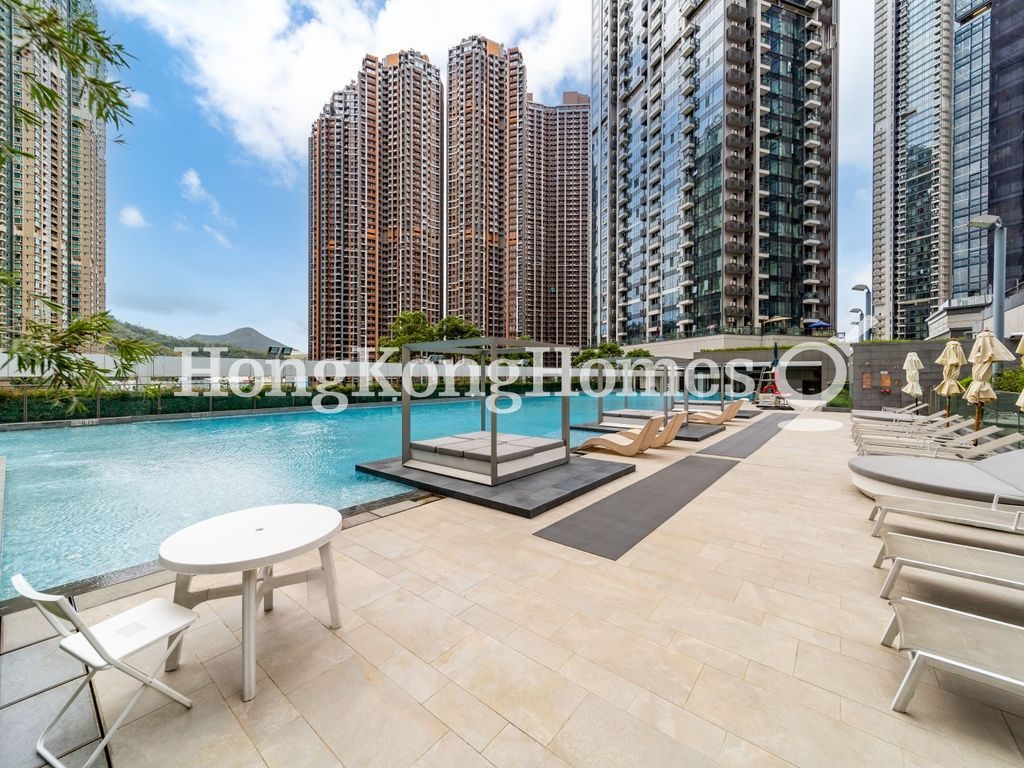Outdoor Swimming Pool — Lohas Park - Phase 7B - Grand Montara - Tower 01A, Tseung Kwan O / Hang Hau