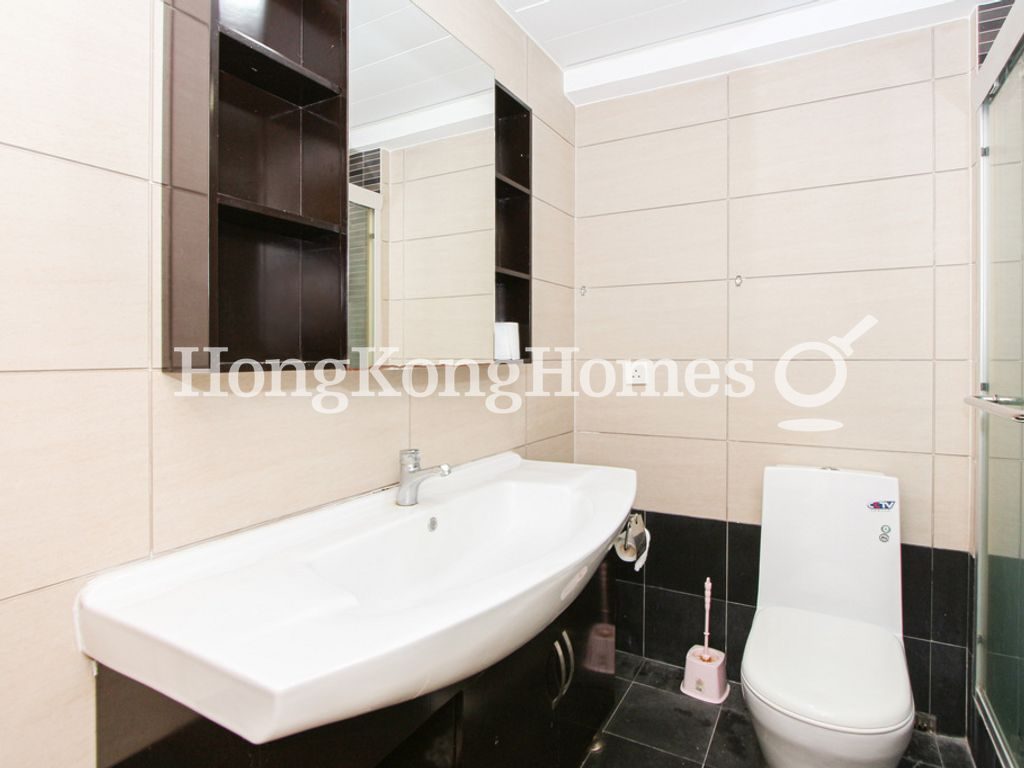 Second Guest Bathroom — Provident Centre - Block 04, North Point