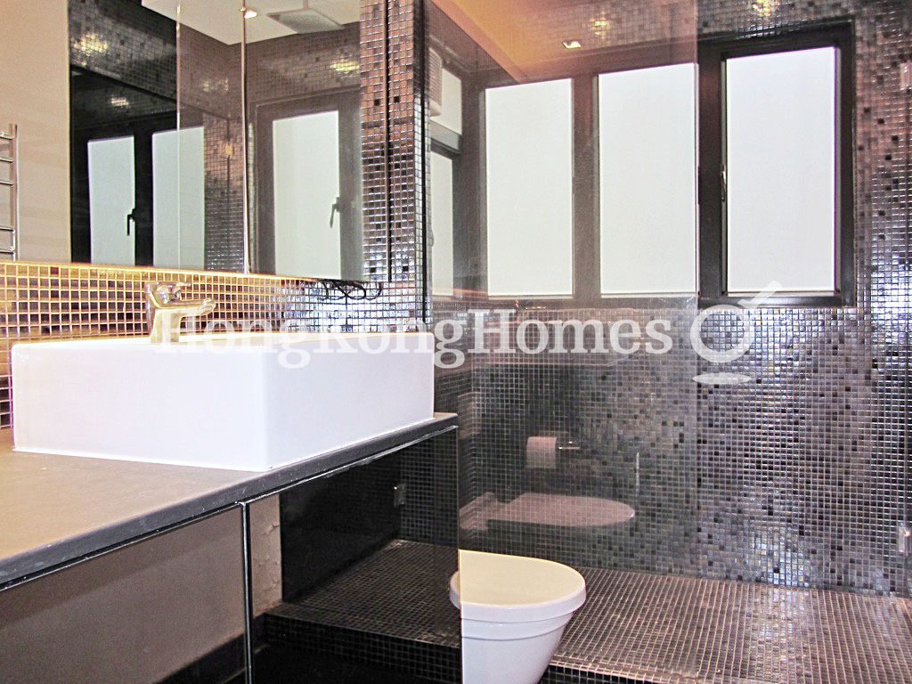 Guest Bathroom — Woodlands Terrace, Mid-levels West