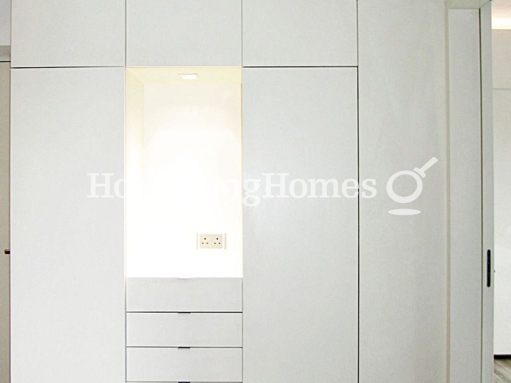 Built-in Storage at Entrance — Woodlands Terrace, Mid-levels West