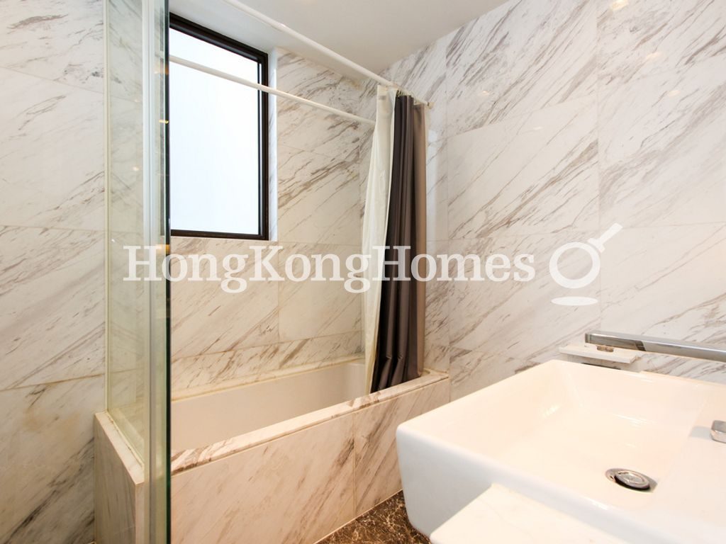 Bathroom — yoo Residence, Causeway Bay