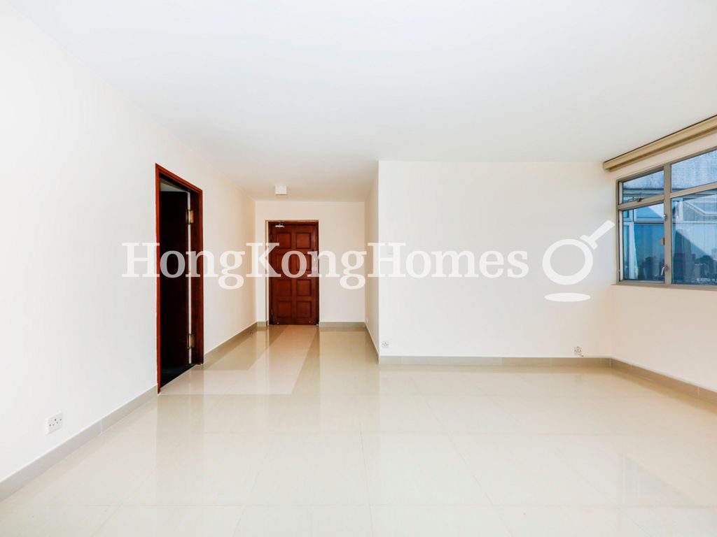 Living and Dining Room — City Garden - Block 09, North Point