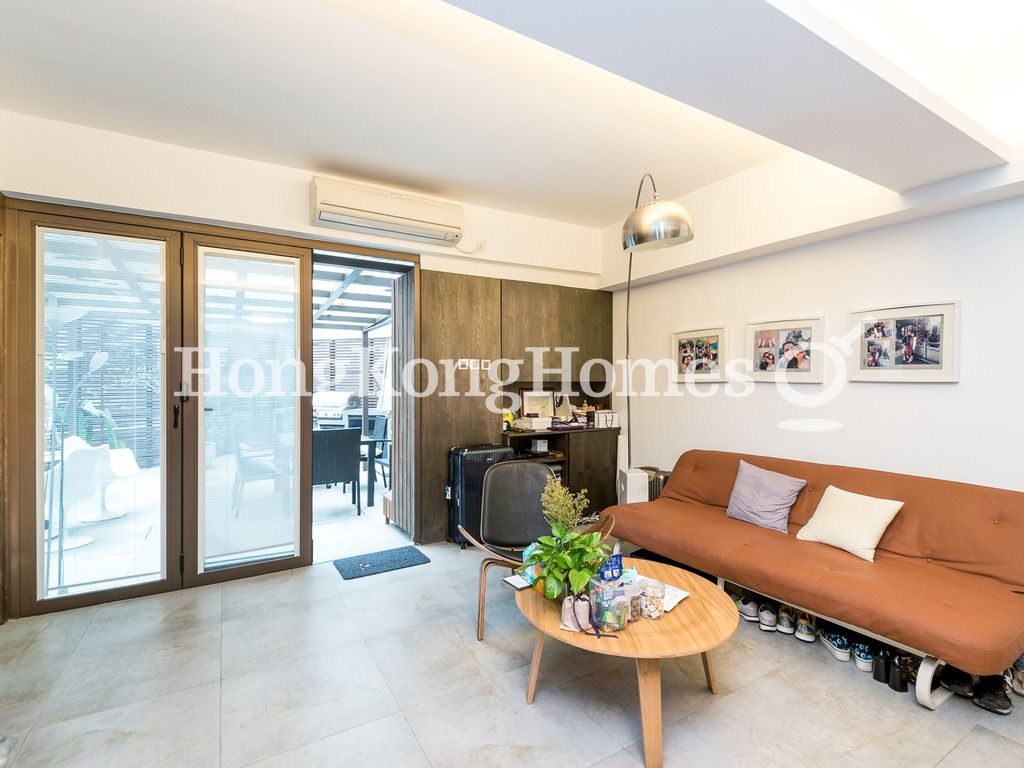 Living Area — Golden Phoenix Court, Mid-levels West