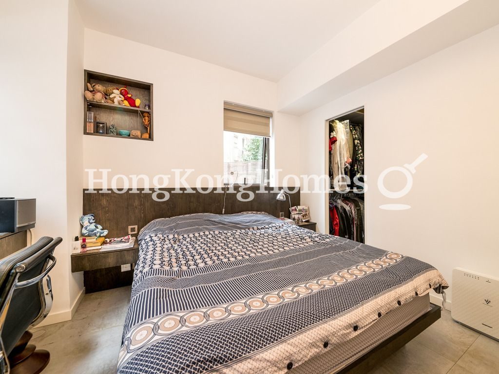 Master Bedroom — Golden Phoenix Court, Mid-levels West