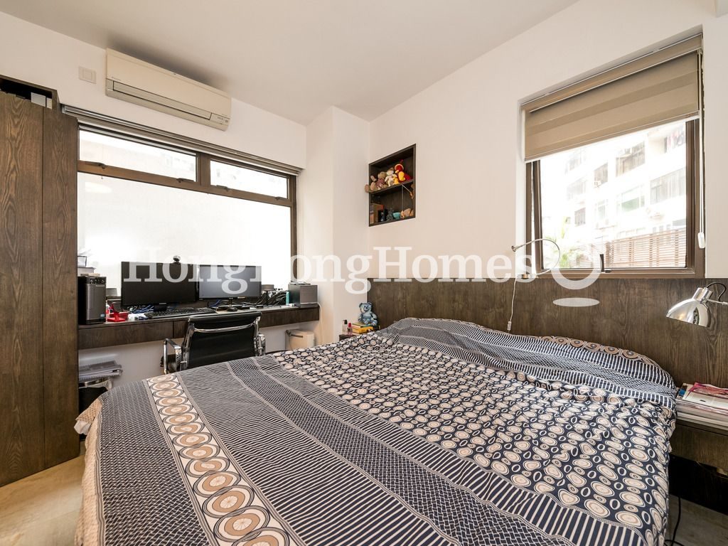 Master Bedroom — Golden Phoenix Court, Mid-levels West