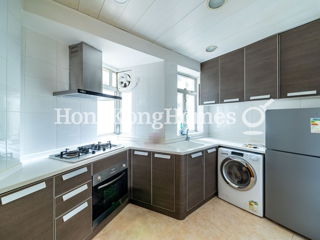 Kitchen — Jing Tai Garden Mansion, Mid-levels West