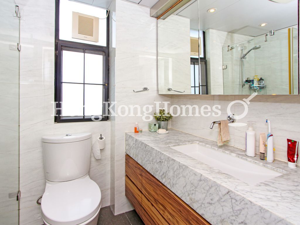 Master Bathroom — Rowen Court, Mid-levels West