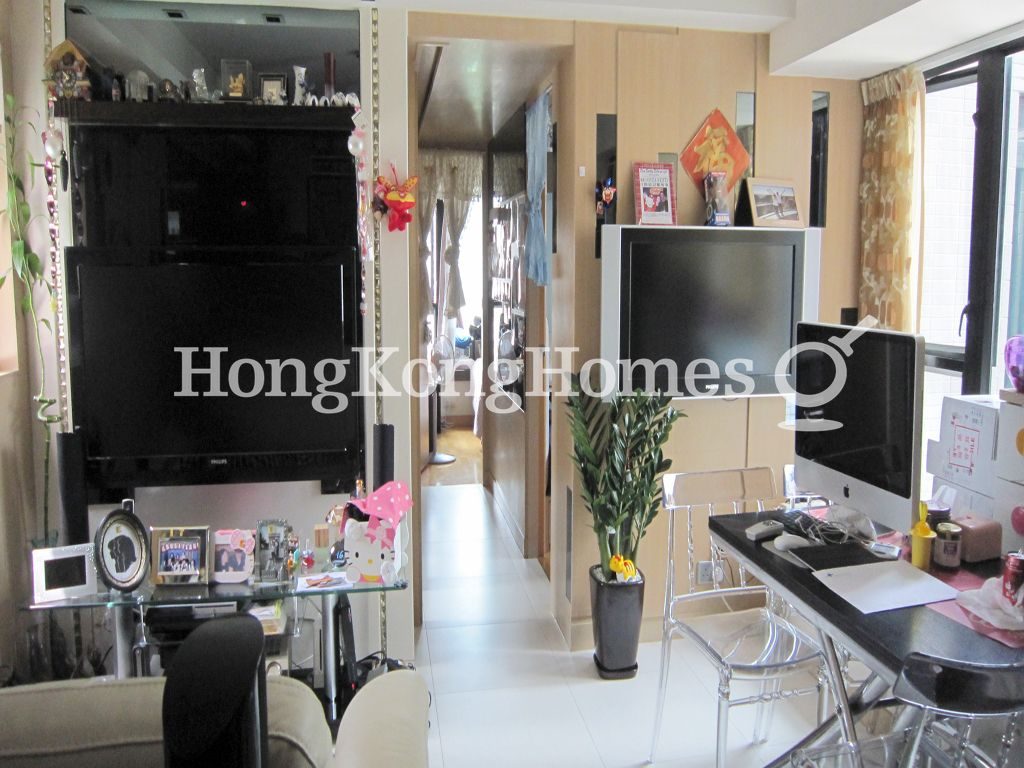 Living and Dining Room — Cathay Lodge, Wan Chai
