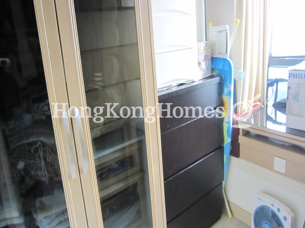 Third Bedroom — Cathay Lodge, Wan Chai