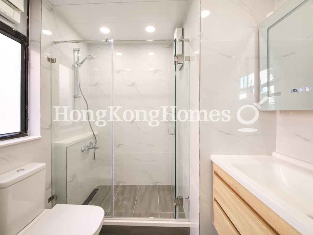 Second Ensuite Bathroom — CNT Bisney, Pokfulam
