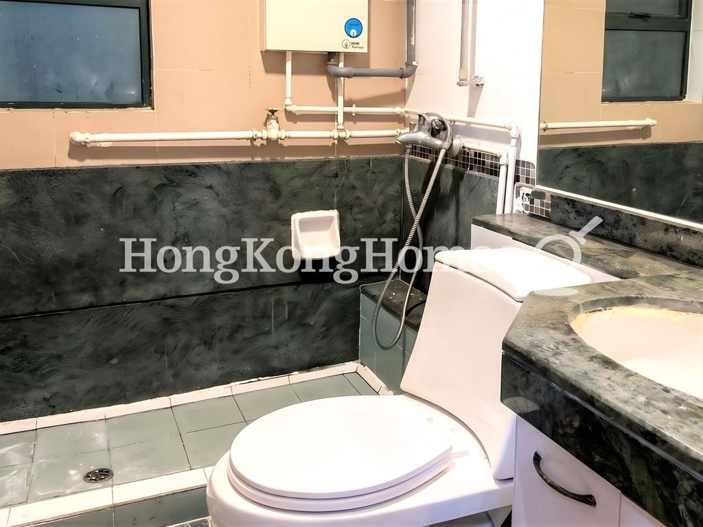 Guest Bathroom — Dragon Court, Mid-levels West