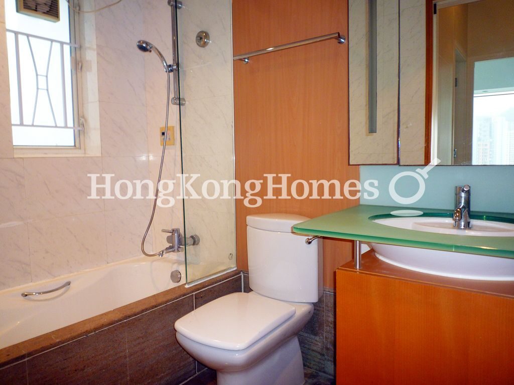 Guest Bathroom — Les Saisons - Tower 01, Le Printemps, Shau Kei Wan