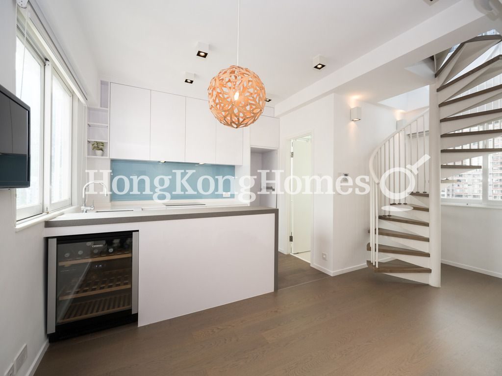Dining Room — Sunrise House, Central