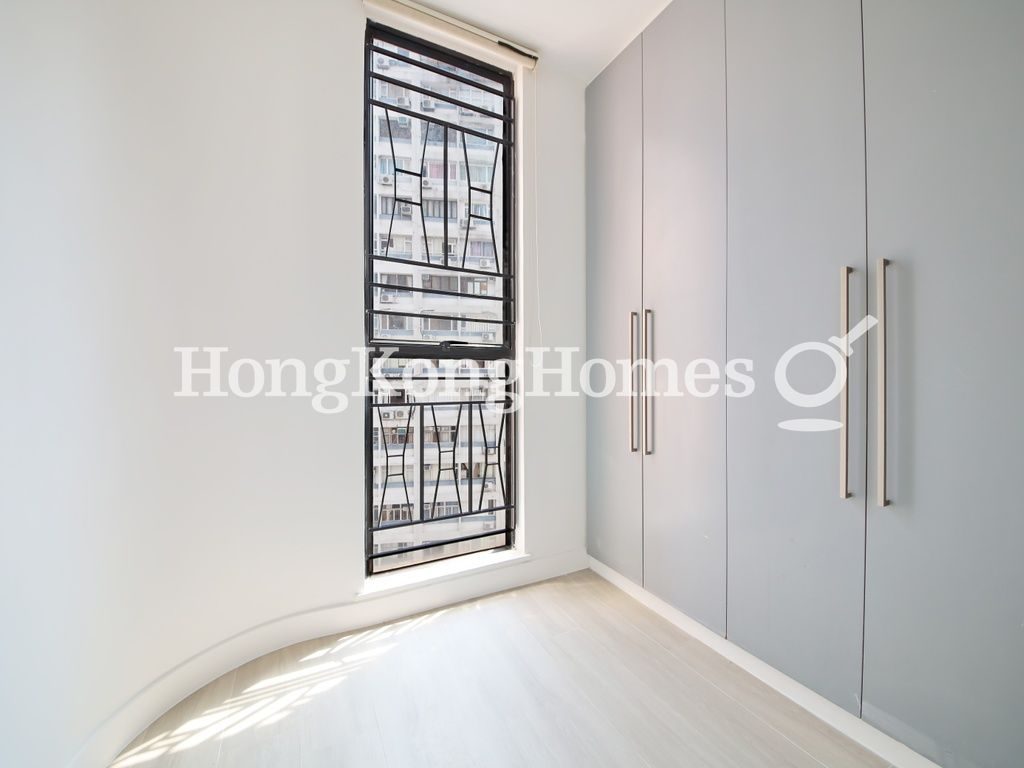 Walk-in Closet in Master Bedroom — Village Garden, Happy Valley