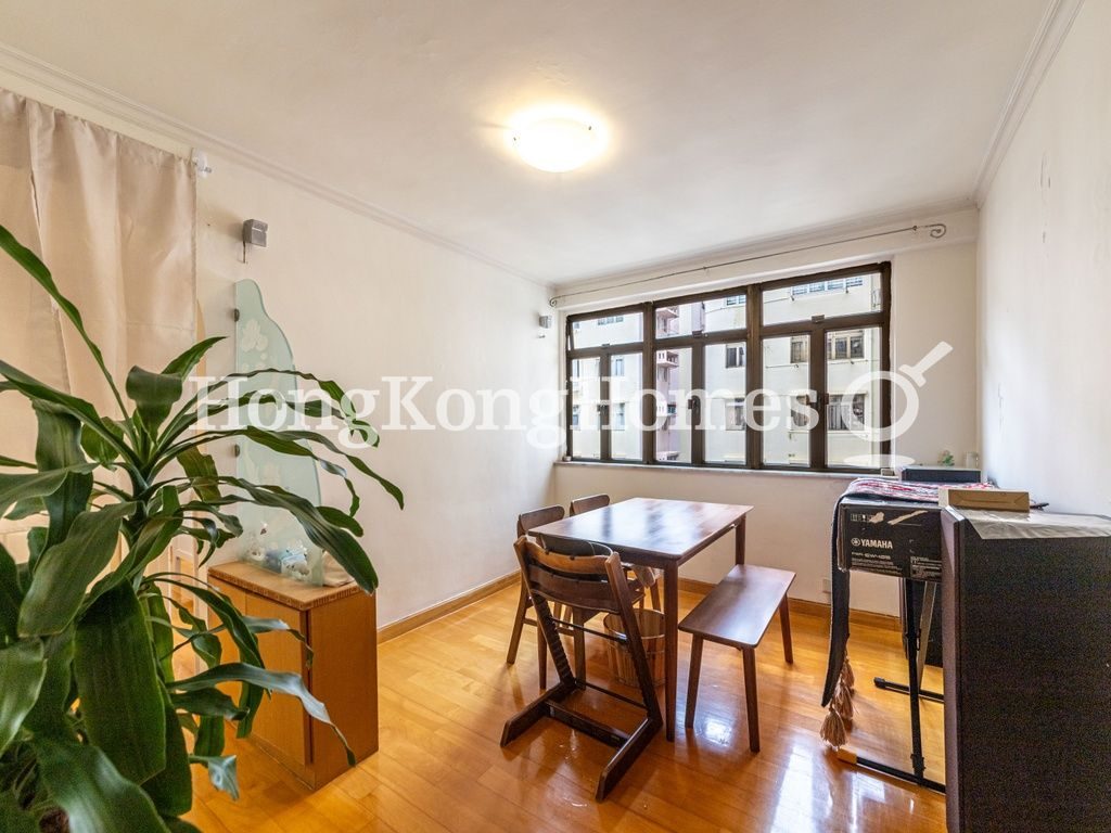 Living and Dining Room — Bedford Garden - Block L - Ka Fook Court, North Point