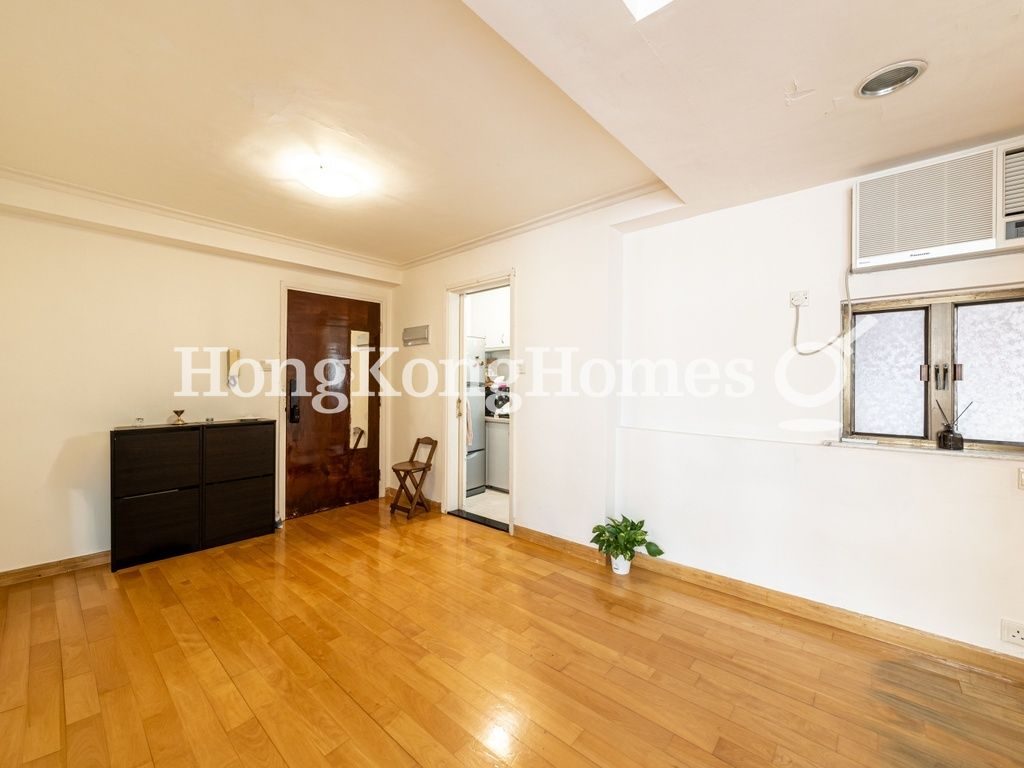 Living and Dining Room — Bedford Garden - Block L - Ka Fook Court, North Point