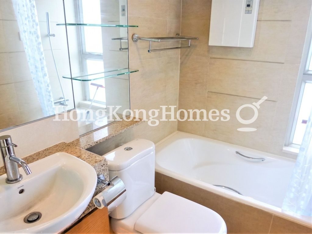 Guest Bathroom — Grand Garden, Shau Kei Wan