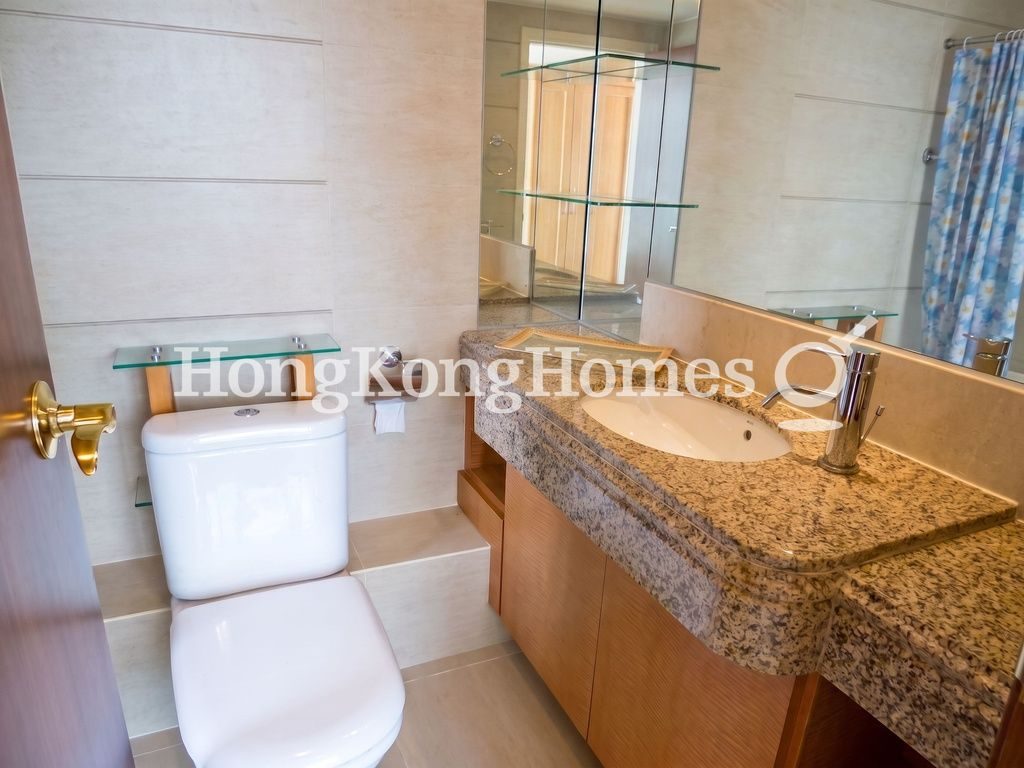 Master Bathroom — Grand Garden, Shau Kei Wan