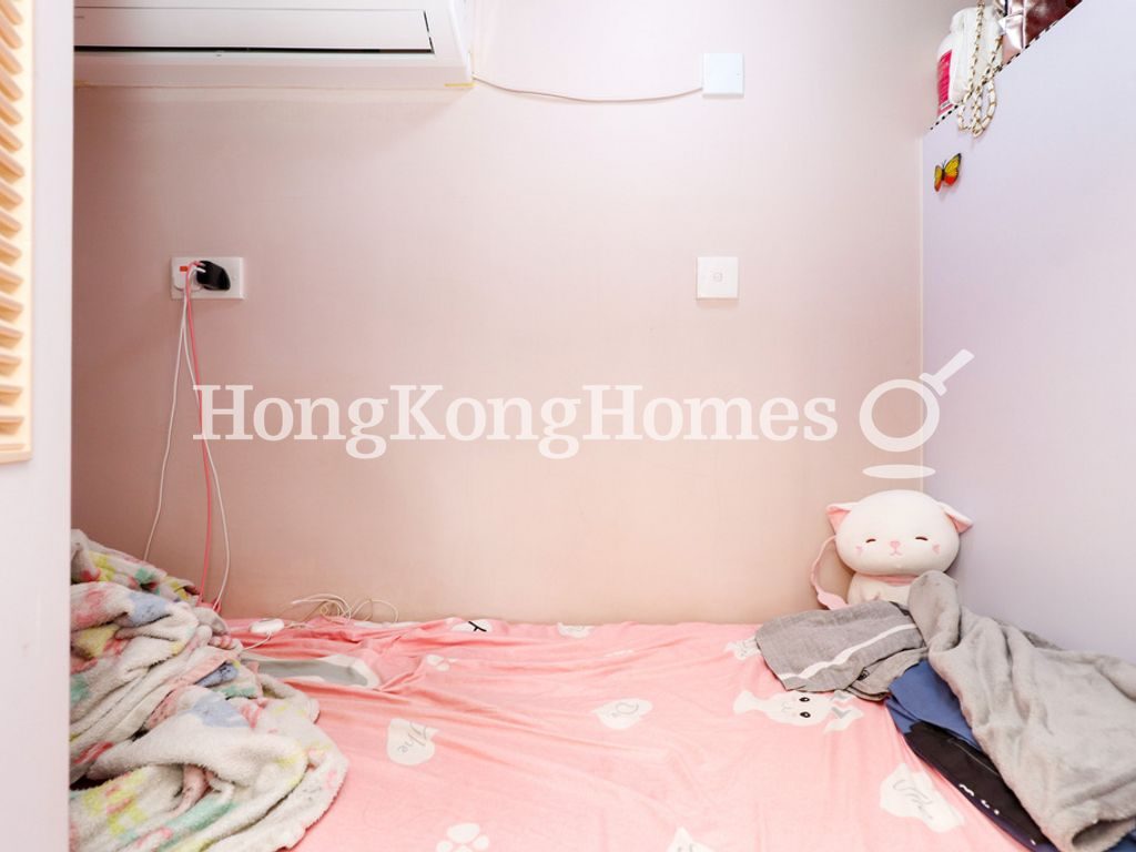 Maid's Room — Kam Kin Mansion, Mid-levels West