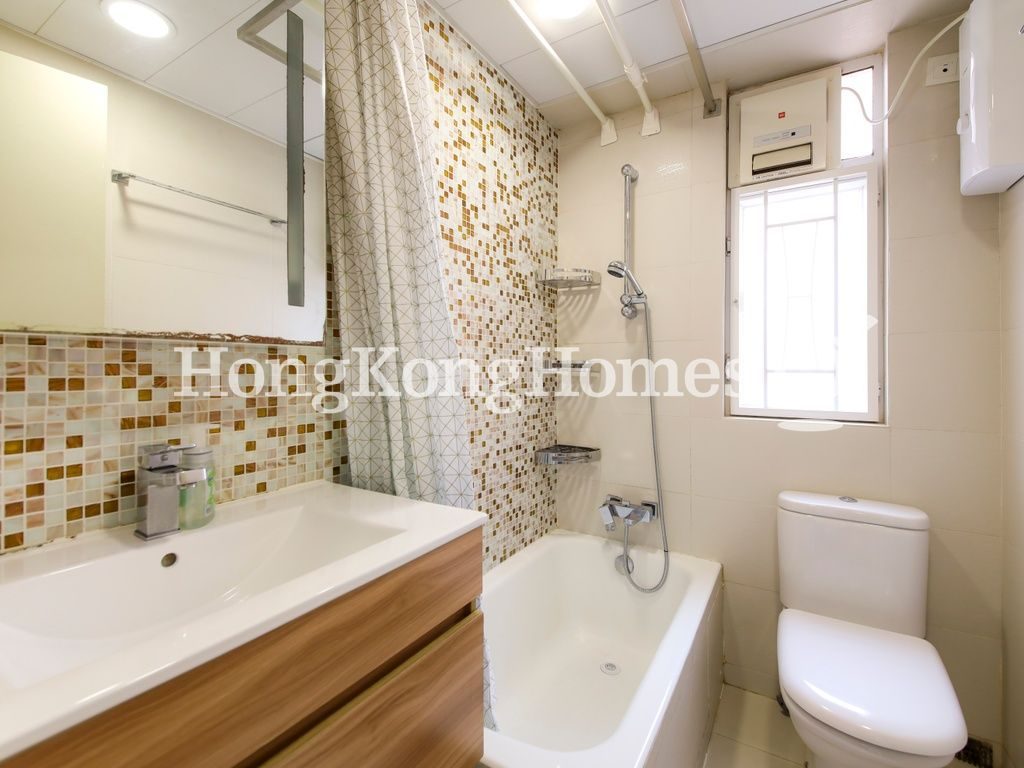 Guest Bathroom — Maiden Court - Block A, North Point Hill