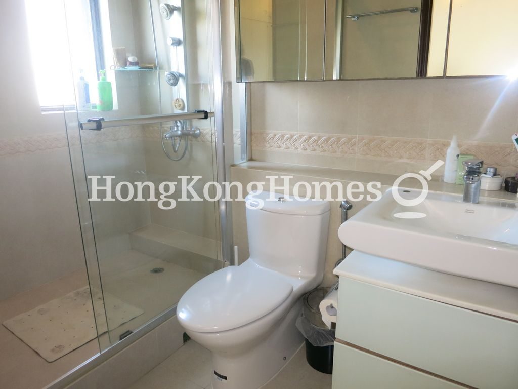 Master Bathroom — Phase 2 - Midvale Village - Marine View, Discovery Bay