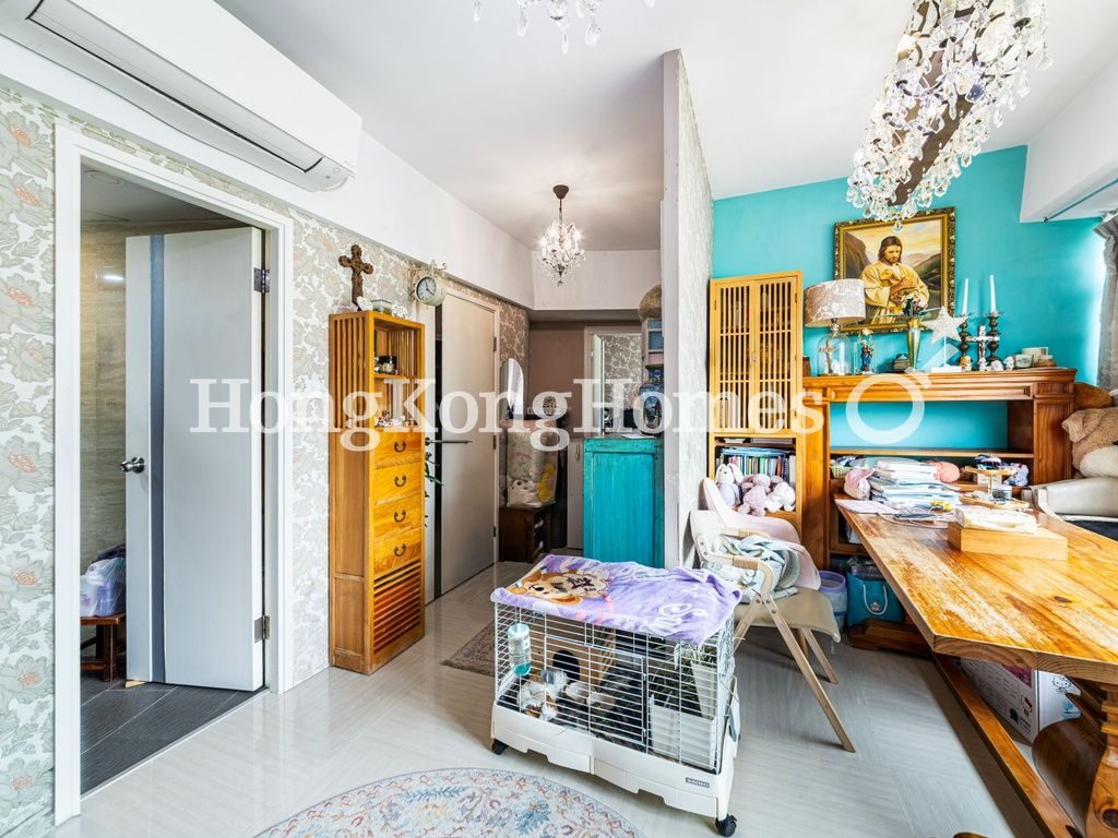 Living and Dining Room — Race Tower, Happy Valley