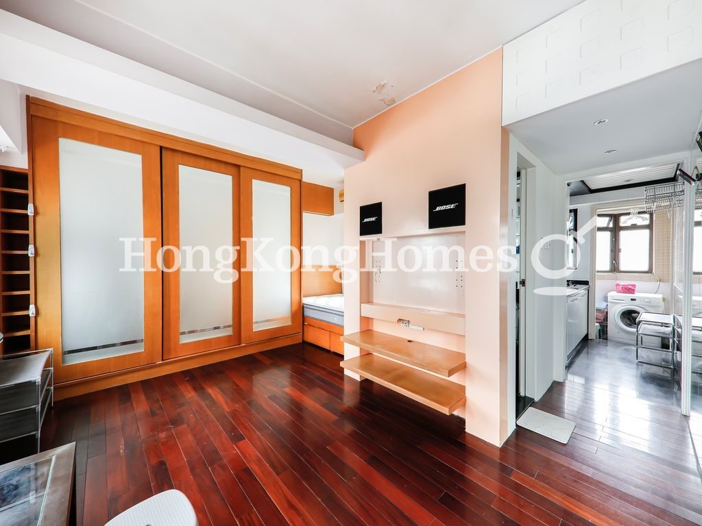Studio — Charmview Court, Pokfulam