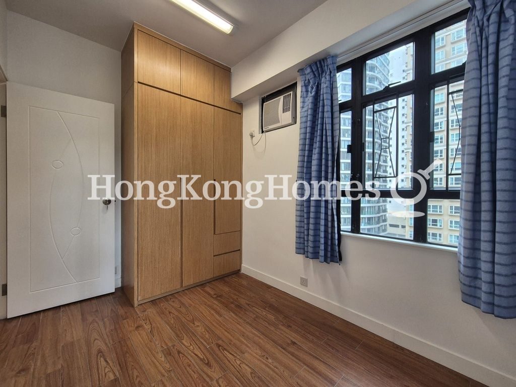Built-in Wardrobe in Master Bedroom — Sherwood Court - Block 1, Happy Valley