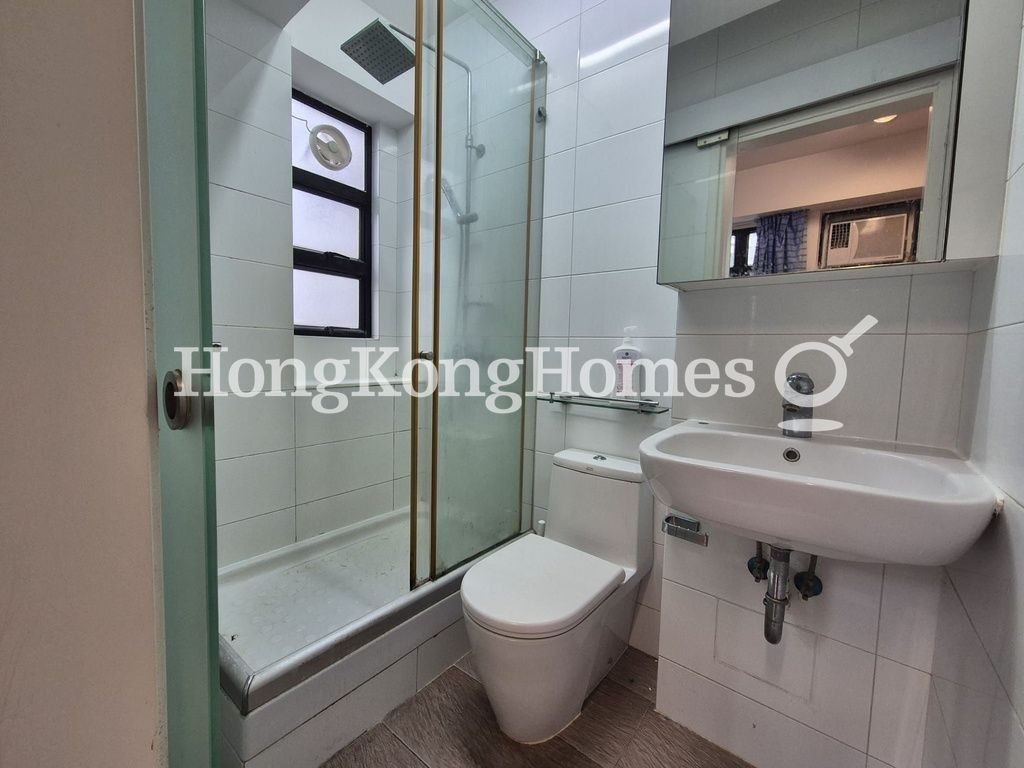 Master Bathroom — Sherwood Court - Block 1, Happy Valley