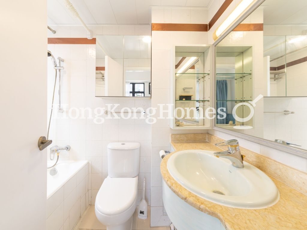Master Bathroom — Sherwood Court - Block 1, Happy Valley