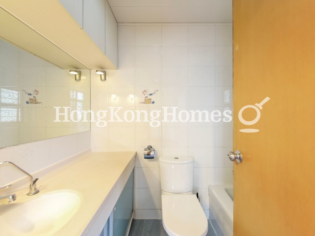 Master Bathroom — Sherwood Court - Block 1, Happy Valley