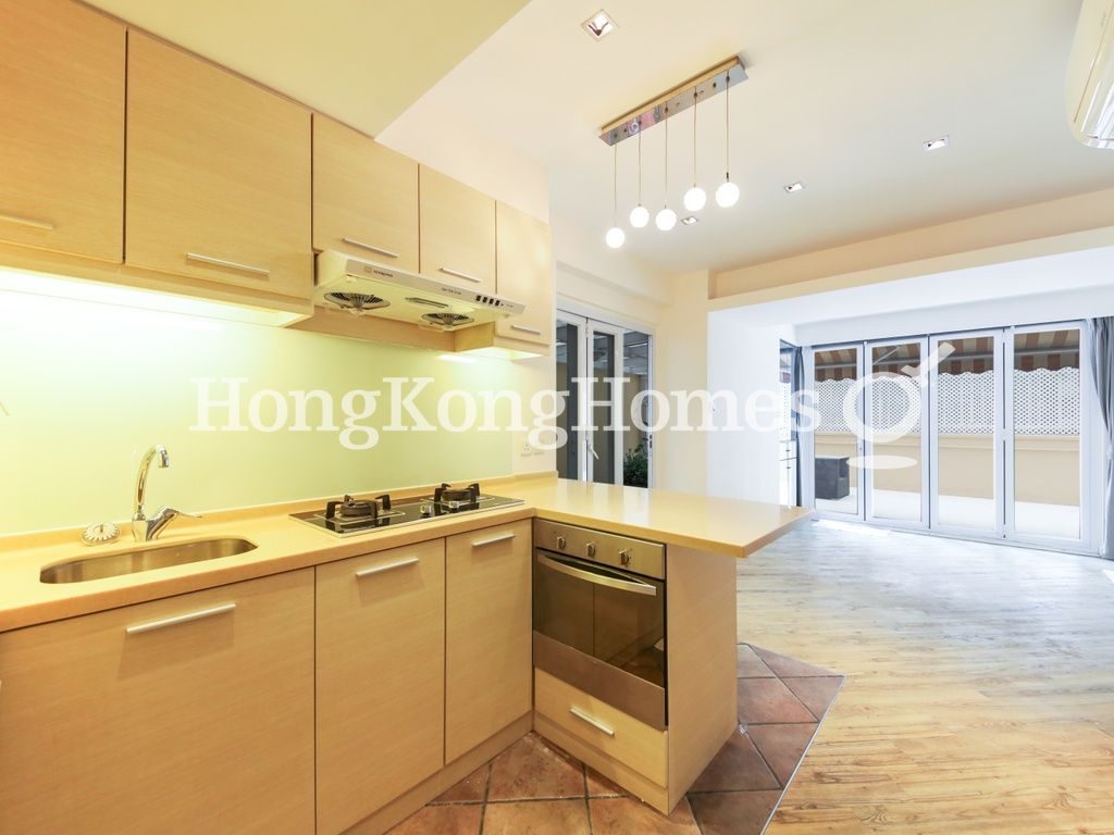 Living and Dining Room — Sunrise House, Central