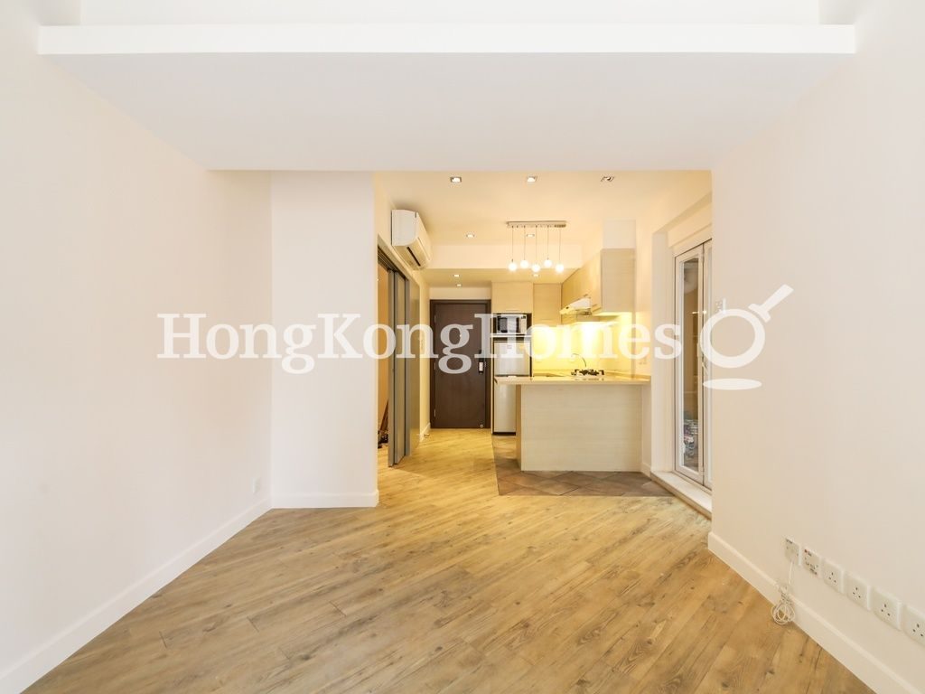 Living and Dining Room — Sunrise House, Central
