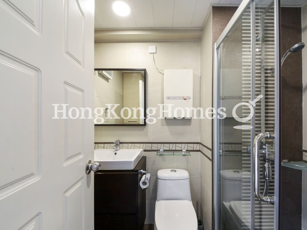 Bathroom — Sunrise House, Central