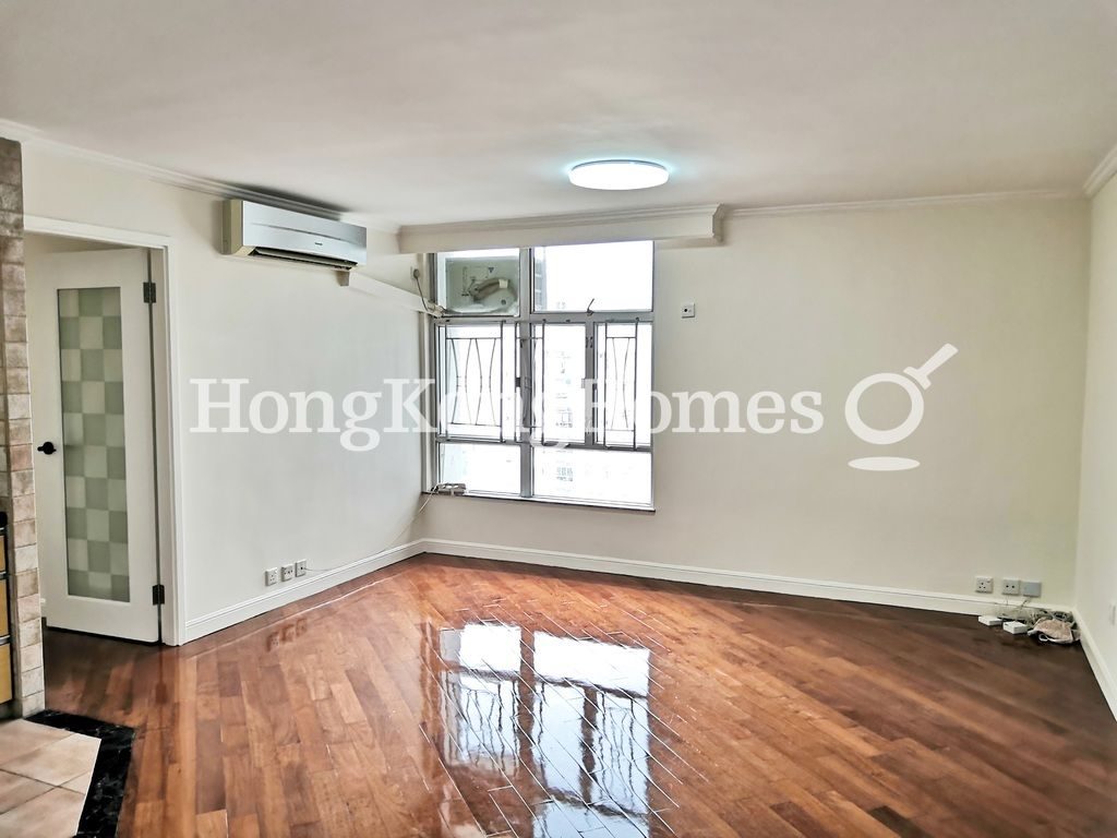 Living and Dining Room — Taikoo Shing - Chi Sing Mansion, Taikoo Shing