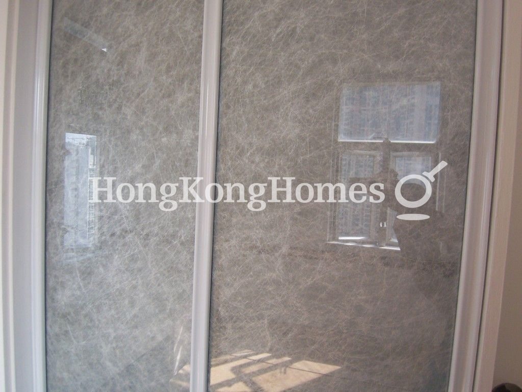 Built-in Wardrobe in Master Bedroom — Cheong Wan Mansion, Western / Kennedy Town