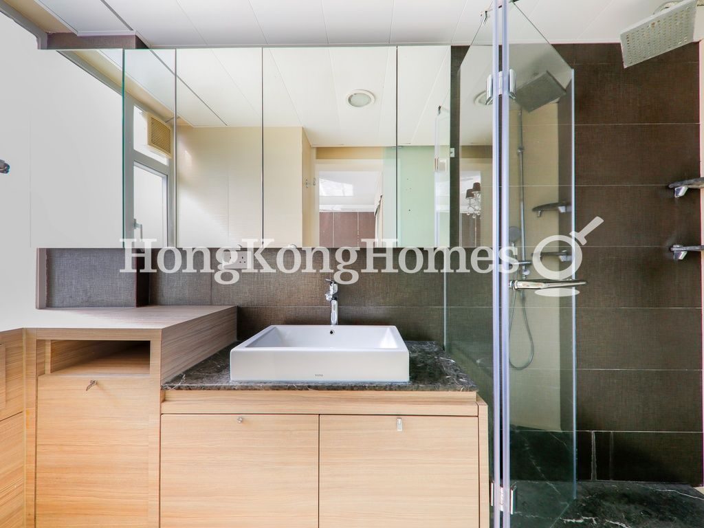 Master Bathroom — Kornhill - Block D, Taikoo Shing