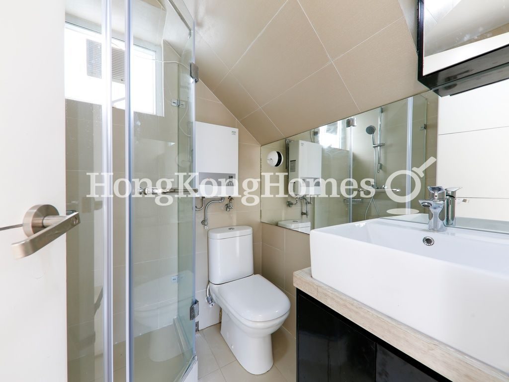 Guest Bathroom — Kornhill - Block D, Taikoo Shing