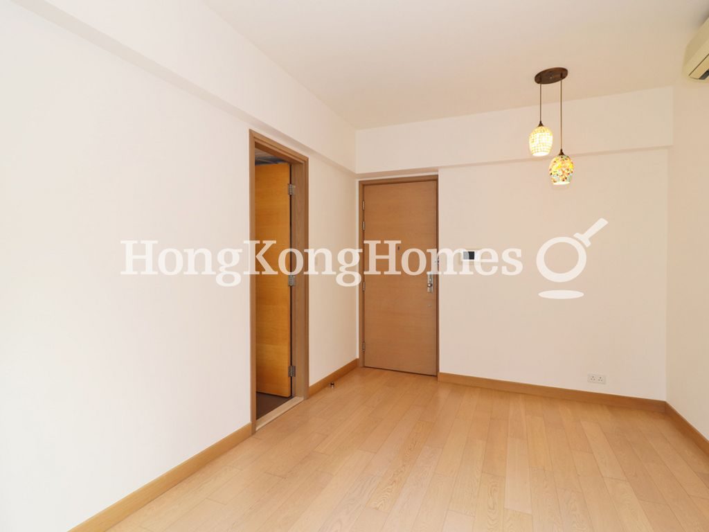 Living and Dining Room — Island Crest - Tower 1, Sai Ying Pun