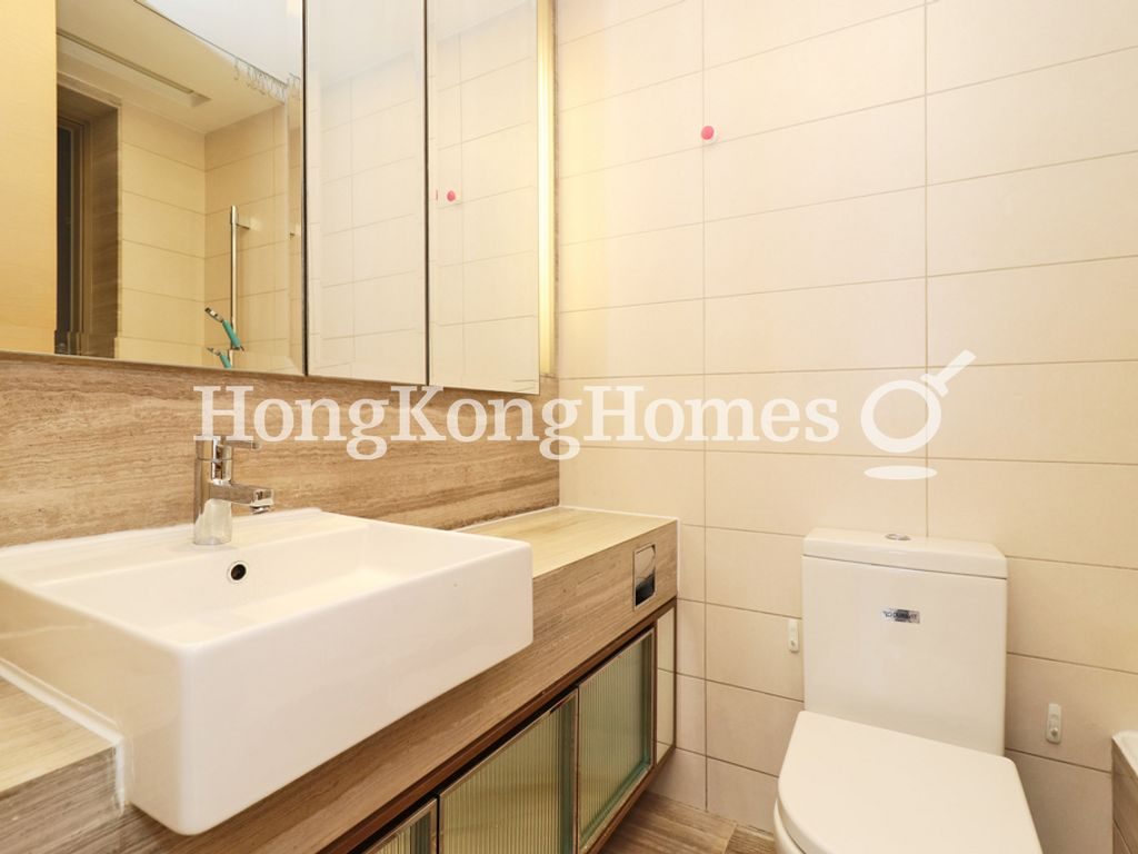 Guest Bathroom — Island Crest - Tower 1, Sai Ying Pun